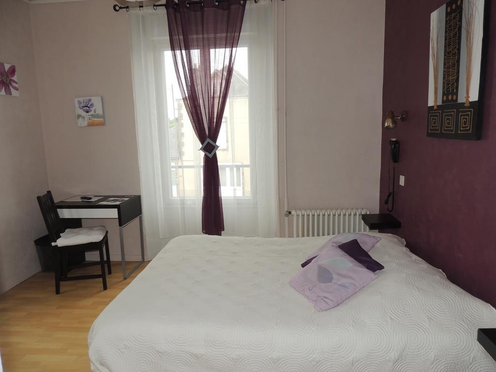 Le Gue De Genes Hotel Ambrieres Les Vallees Buitenkant foto