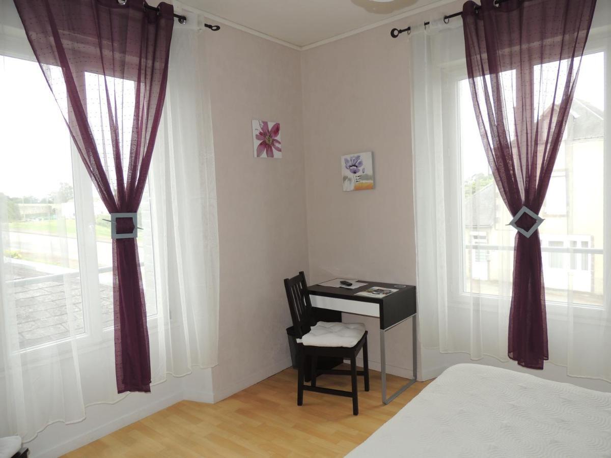 Le Gue De Genes Hotel Ambrieres Les Vallees Kamer foto